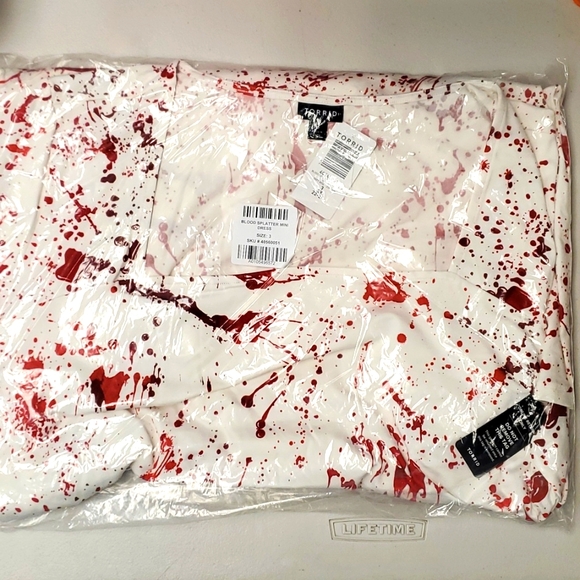 ❤️NWT VINTAGE TORRID BLOOD SPLATTER HALLOWEEN COSTUME SLASHER COSPLAY DRESS PLUS - Picture 13 of 16